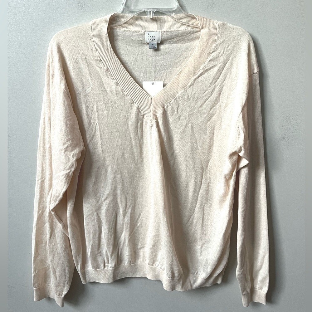 A New Day Fine Gauge V Neck Pullover Sweater Womens Small Cream Lightweight NWT